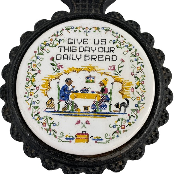 Vintage Cast Iron Trivet 3 Footed Cottage-core Give Us This Day Our Daily Bread - Picture 2 of 10